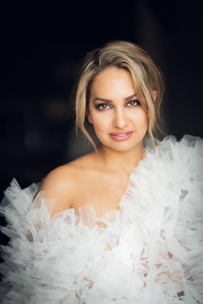 Negar Ostad — Haircut Specialist & Hairstylist & Celebrity Makeup Artist